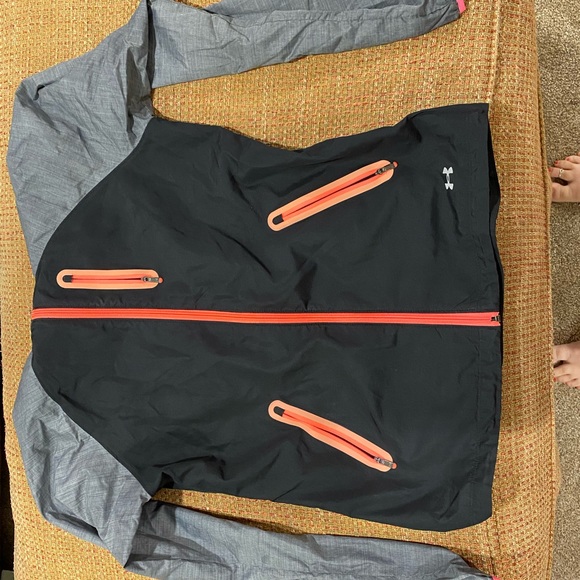 Under armor rain jacket - Picture 2 of 2